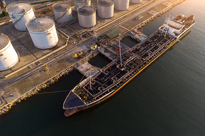 Terminais de carga marítimos